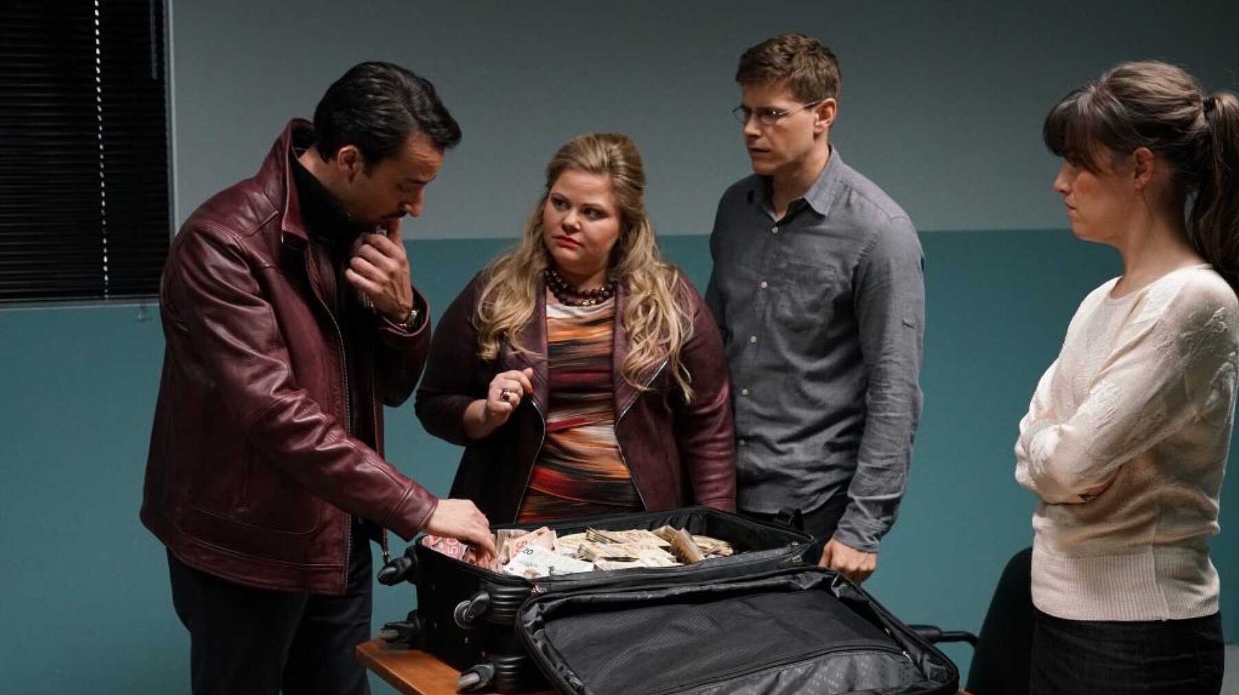 THE FALL OF THE AMERICAN EMPIRE THE FALL OF THE AMERICAN EMPIRE